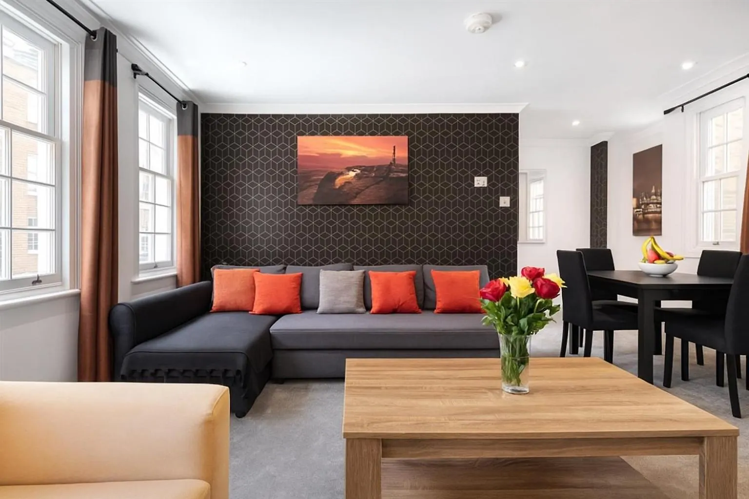 New! 2-Bedroom Apartment In Trendy Brick Lane location