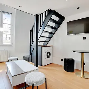 Charming With Ac -rue Des Archives- Le Marais , Paris France