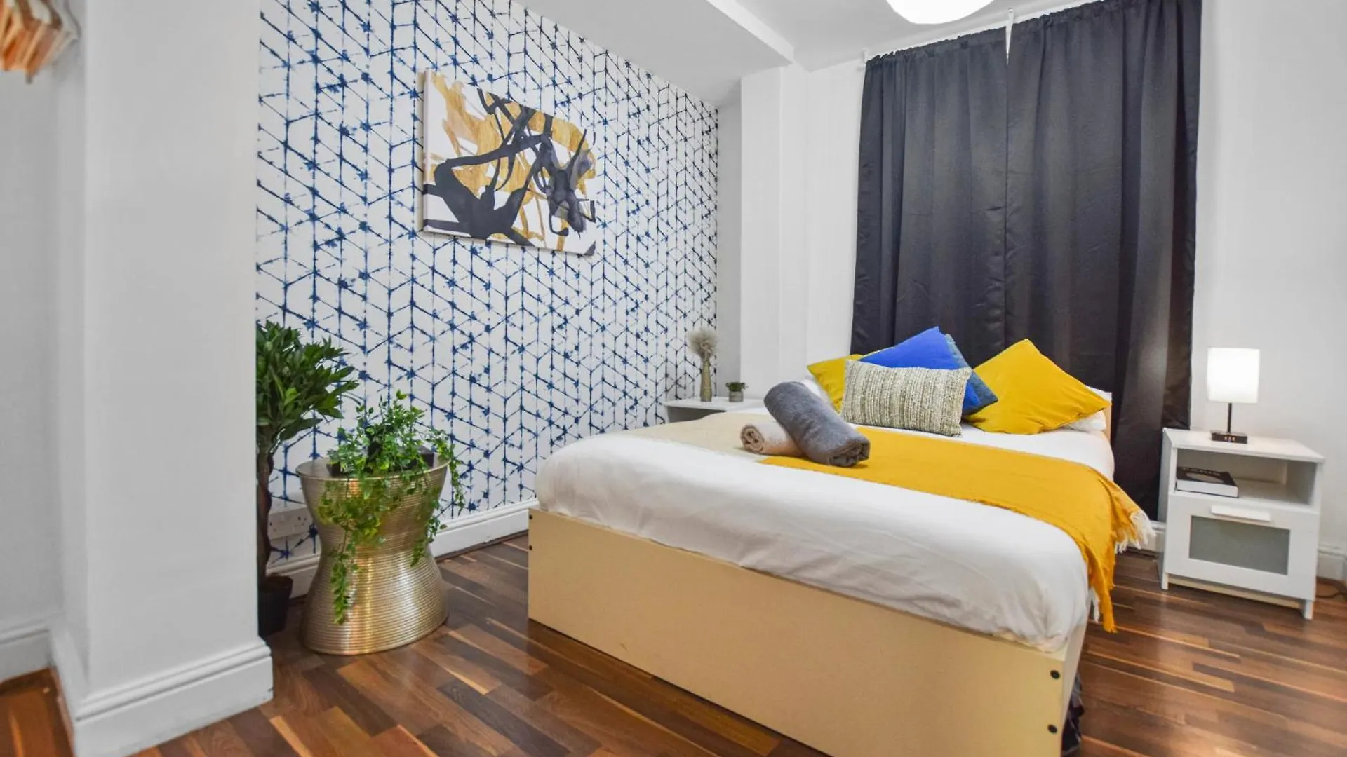 New! 2-Bedroom Apartment In Trendy Brick Lane London